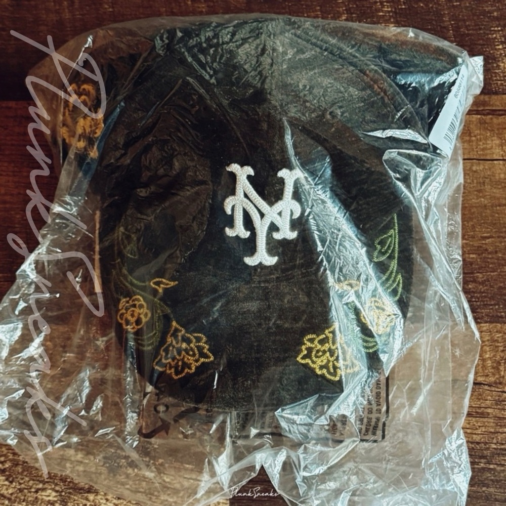 Kith New Era New York Mets Floral Chenille Low Profile Fitted Hat • Allure• 2024